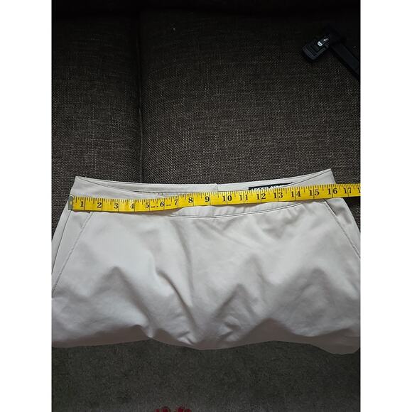 Under Armour Golf Skort Performance Loose Fit Stretch Women’s Size 6 Khaki - Picture 10 of 10